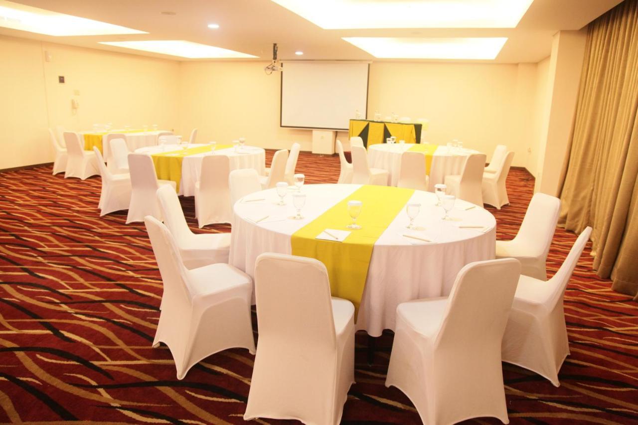 Winstar Hotel Pekanbaru Ngoại thất bức ảnh
