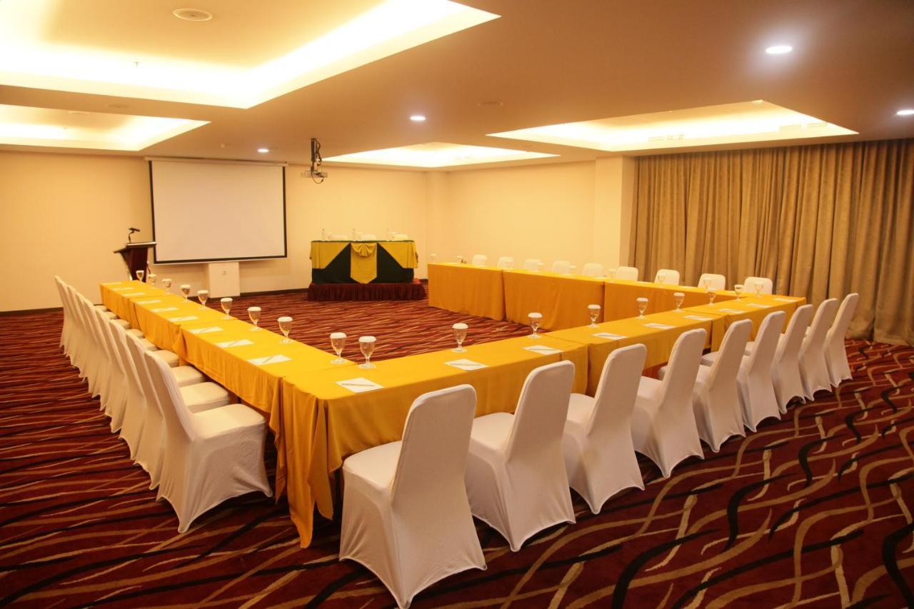 Winstar Hotel Pekanbaru Ngoại thất bức ảnh