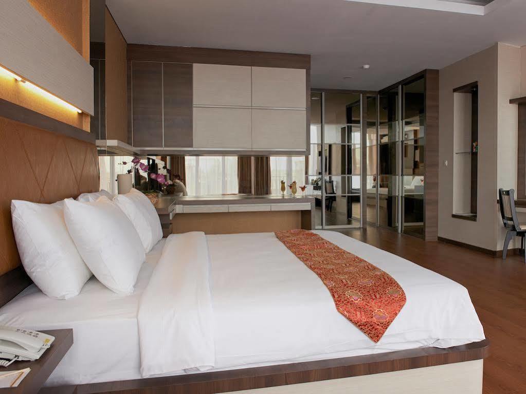 Winstar Hotel Pekanbaru Ngoại thất bức ảnh